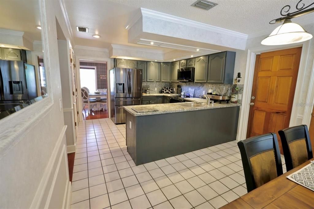 En Renta: $4,200 (4 camas, 2 baños, 2145 Pies cuadrados)