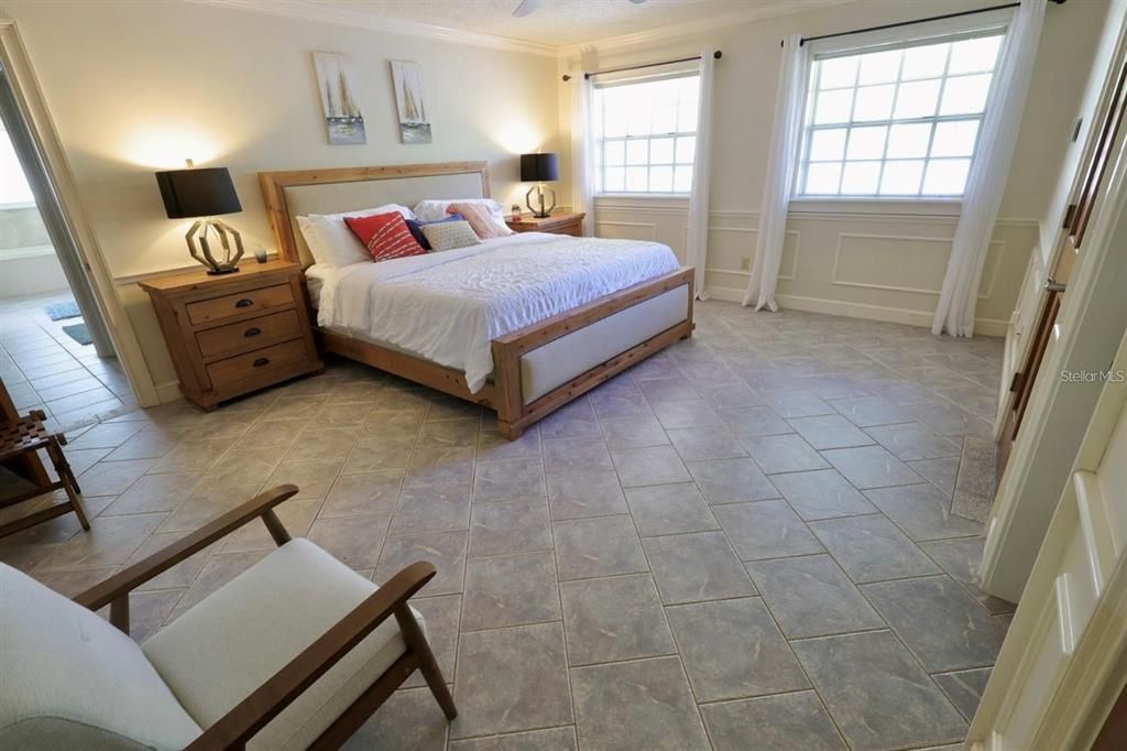 En Renta: $4,200 (4 camas, 2 baños, 2145 Pies cuadrados)