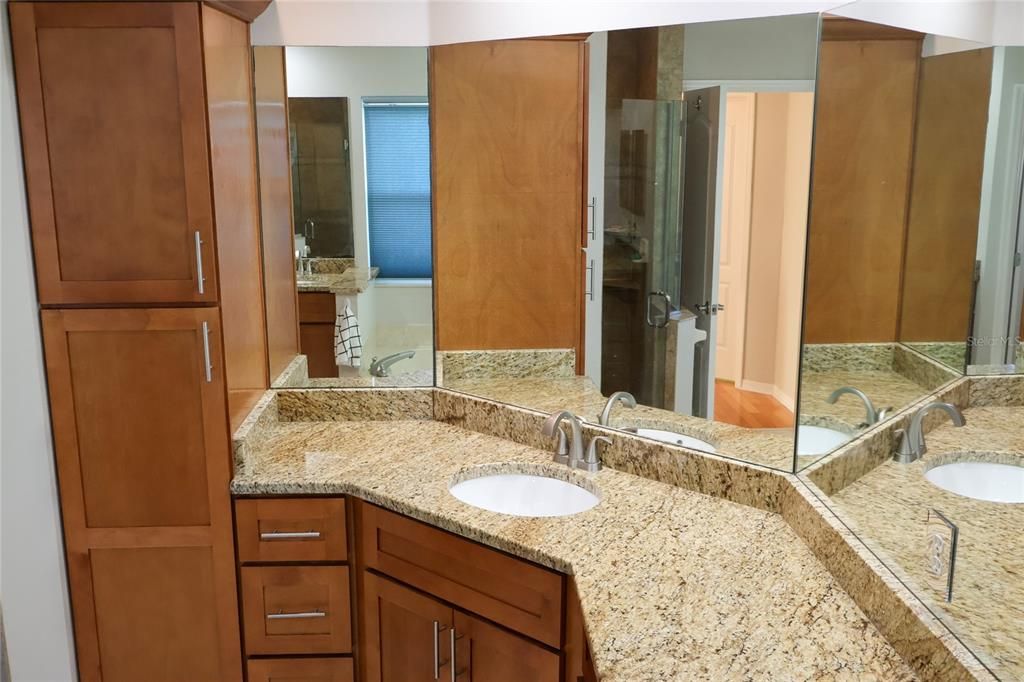 For Sale: $694,900 (5 beds, 3 baths, 3120 Square Feet)