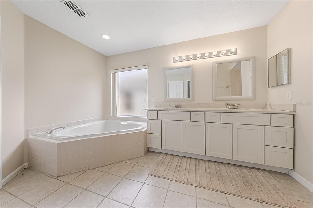 En Venta: $445,000 (3 camas, 2 baños, 1841 Pies cuadrados)