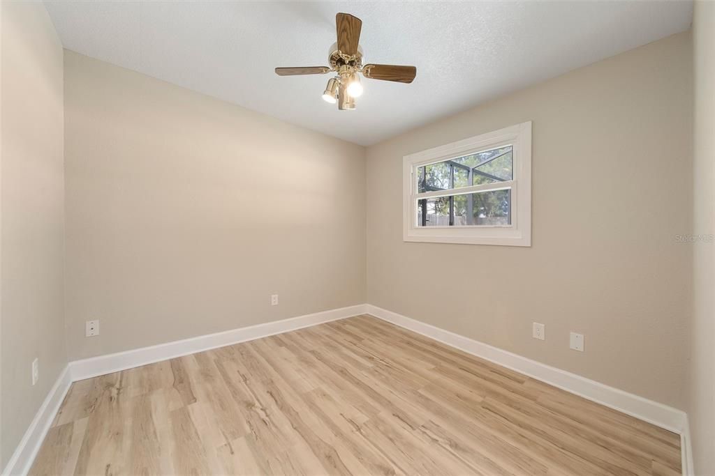 合同活跃: $625,000 (4 贝兹, 3 浴室, 2281 平方英尺)