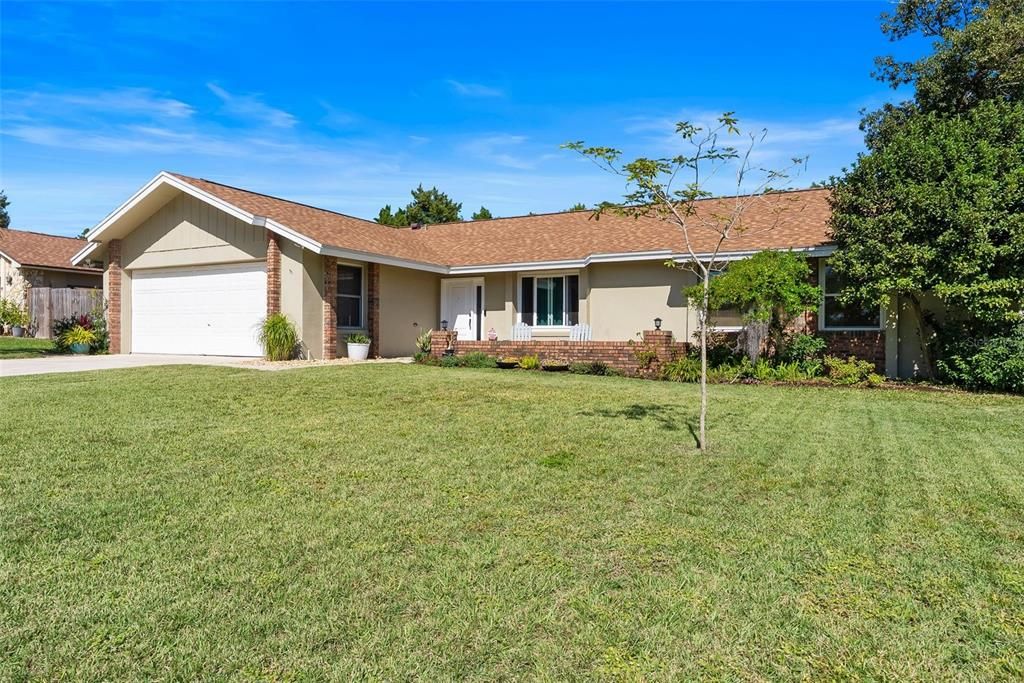 合同活跃: $625,000 (4 贝兹, 3 浴室, 2281 平方英尺)