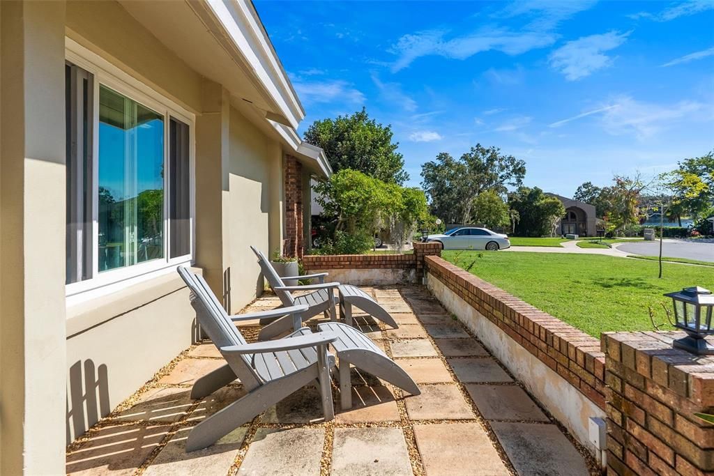 合同活跃: $625,000 (4 贝兹, 3 浴室, 2281 平方英尺)