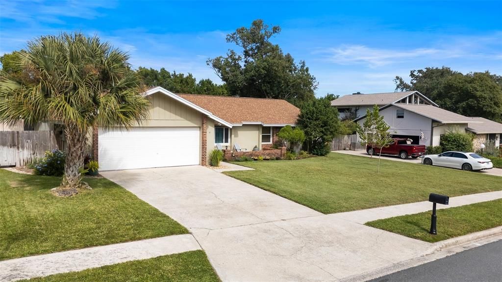 合同活跃: $625,000 (4 贝兹, 3 浴室, 2281 平方英尺)