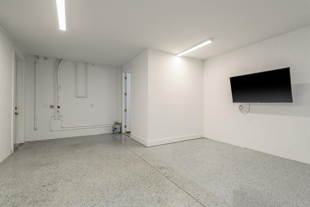 For Sale: $859,900 (3 beds, 3 baths, 2390 Square Feet)