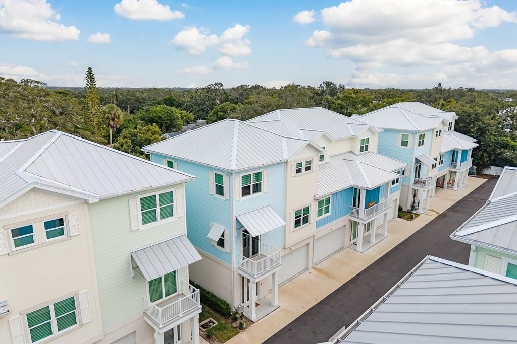 For Sale: $859,900 (3 beds, 3 baths, 2390 Square Feet)