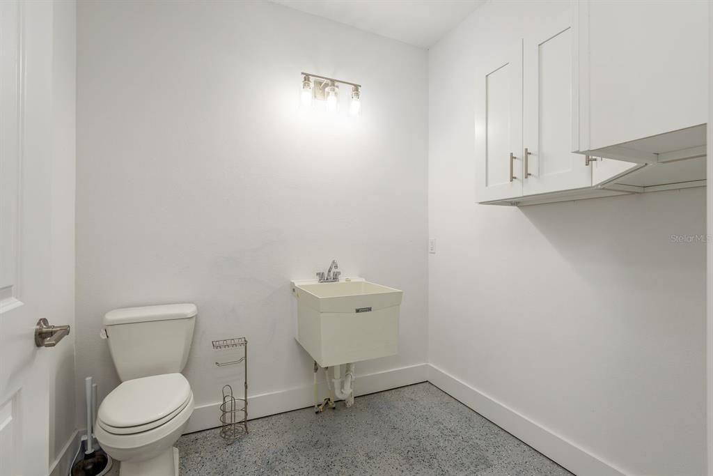 For Sale: $859,900 (3 beds, 3 baths, 2390 Square Feet)