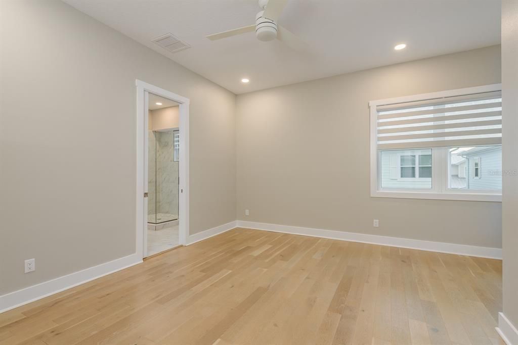 For Sale: $859,900 (3 beds, 3 baths, 2390 Square Feet)