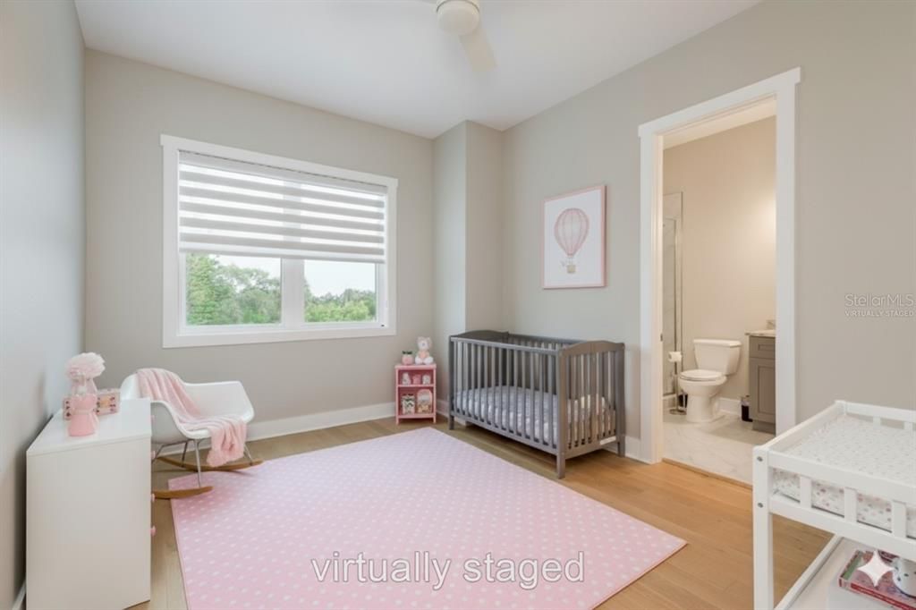 For Sale: $859,900 (3 beds, 3 baths, 2390 Square Feet)