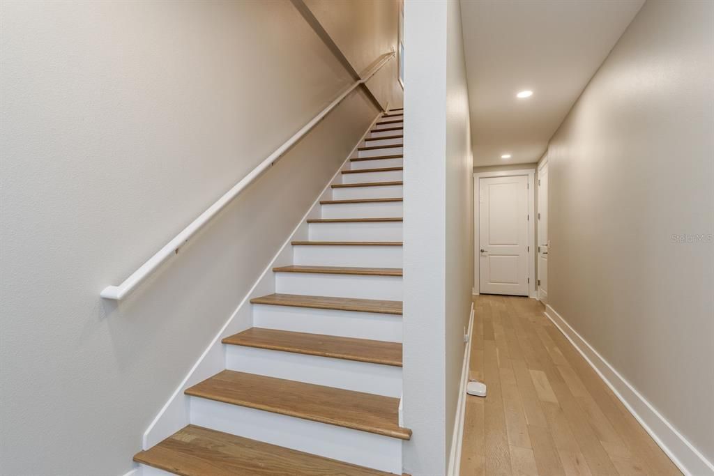 For Sale: $859,900 (3 beds, 3 baths, 2390 Square Feet)