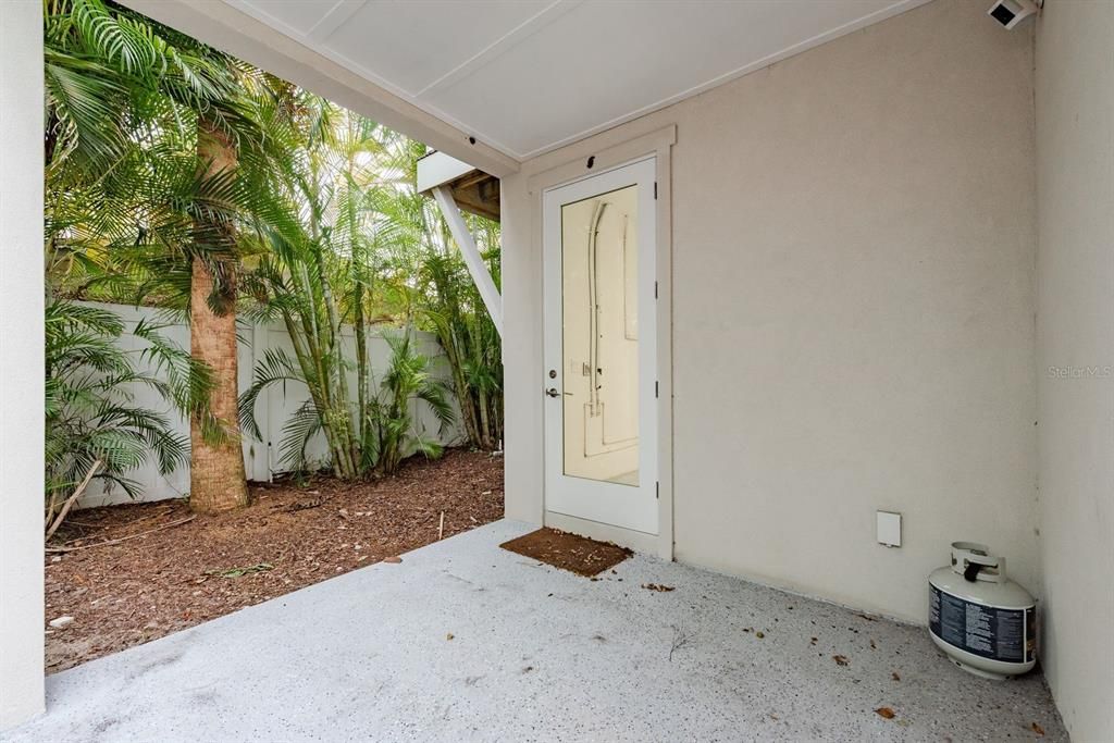 For Sale: $859,900 (3 beds, 3 baths, 2390 Square Feet)