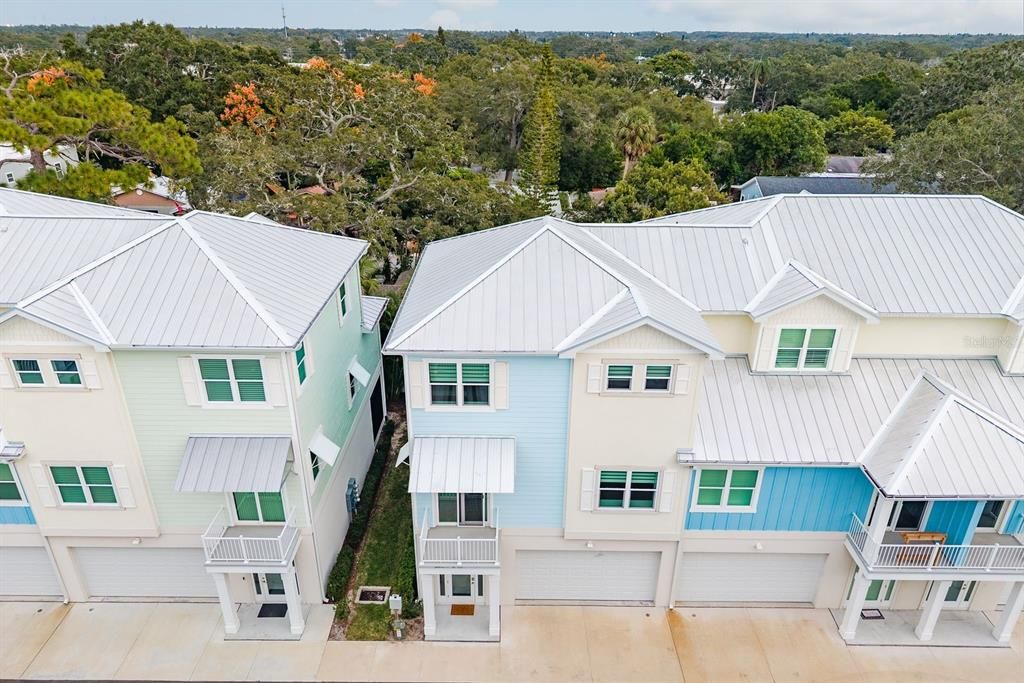 For Sale: $859,900 (3 beds, 3 baths, 2390 Square Feet)