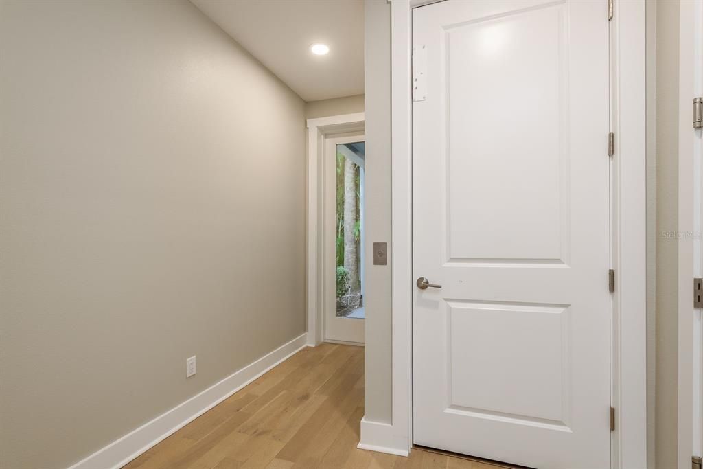 For Sale: $859,900 (3 beds, 3 baths, 2390 Square Feet)