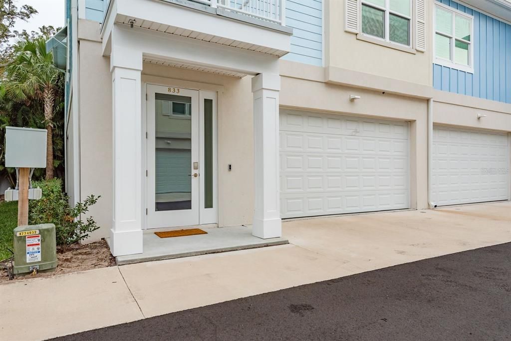 For Sale: $859,900 (3 beds, 3 baths, 2390 Square Feet)