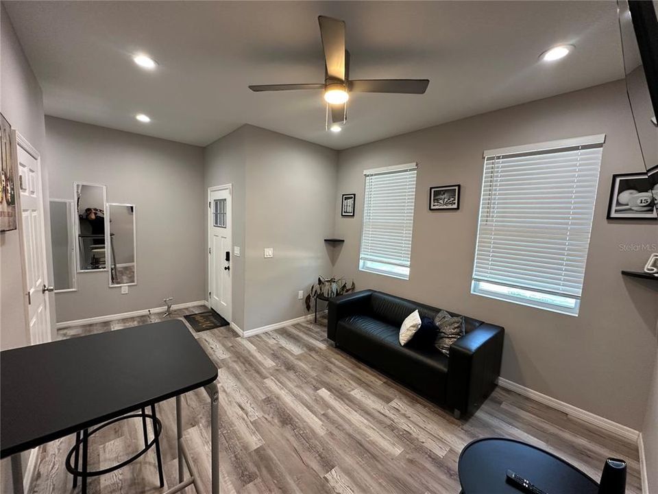 出租: $2,800 (3 贝兹, 2 浴室, 1528 平方英尺)