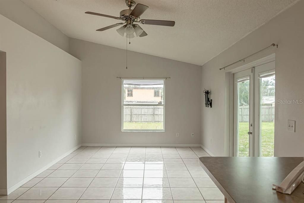 В аренду: $1,800 (3 спален, 2 ванн, 1507 Квадратных фут)