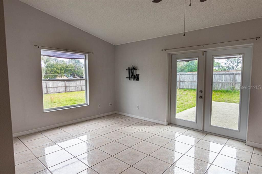 В аренду: $1,800 (3 спален, 2 ванн, 1507 Квадратных фут)