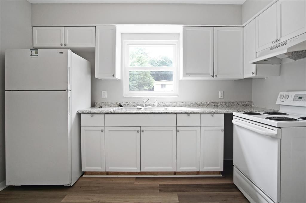 For Rent: $1,150 (2 beds, 1 baths, 950 Square Feet)