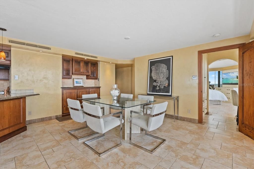 На продажу: $3,999,999 (3 спален, 3 ванн, 2374 Квадратных фут)