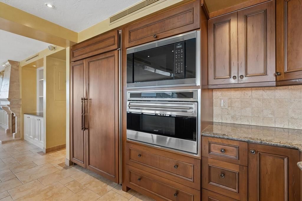 На продажу: $3,999,999 (3 спален, 3 ванн, 2374 Квадратных фут)