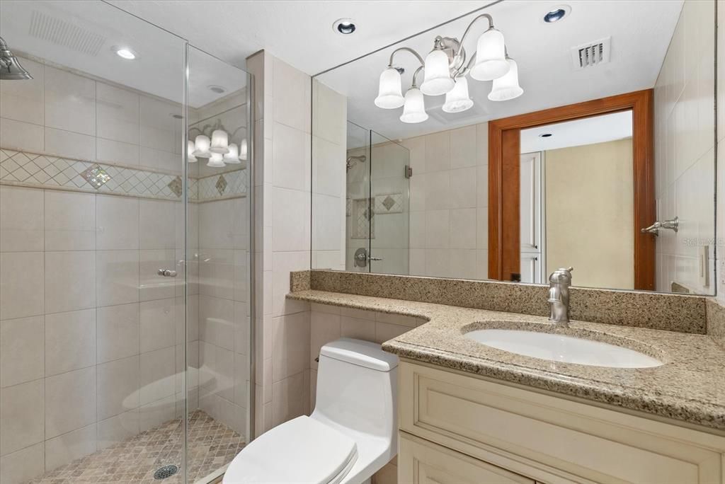 На продажу: $3,999,999 (3 спален, 3 ванн, 2374 Квадратных фут)