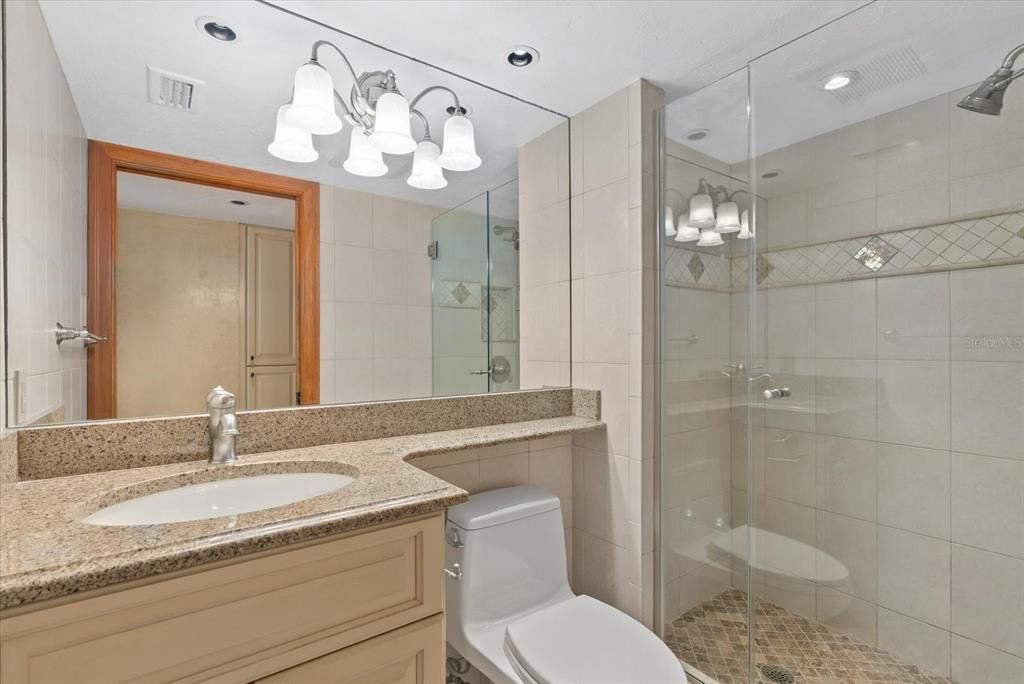 На продажу: $3,999,999 (3 спален, 3 ванн, 2374 Квадратных фут)