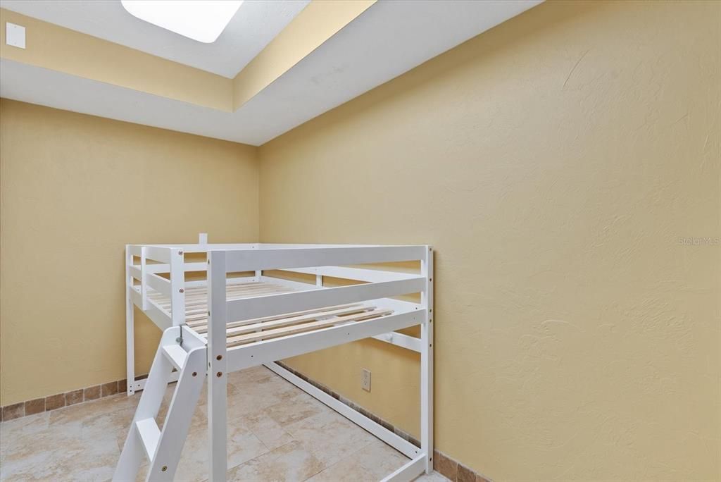 На продажу: $3,999,999 (3 спален, 3 ванн, 2374 Квадратных фут)