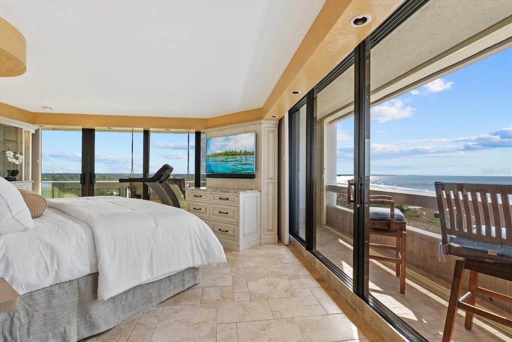 На продажу: $3,999,999 (3 спален, 3 ванн, 2374 Квадратных фут)