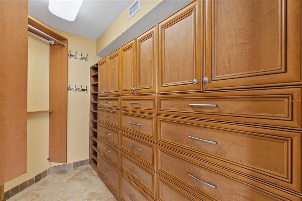 На продажу: $3,999,999 (3 спален, 3 ванн, 2374 Квадратных фут)