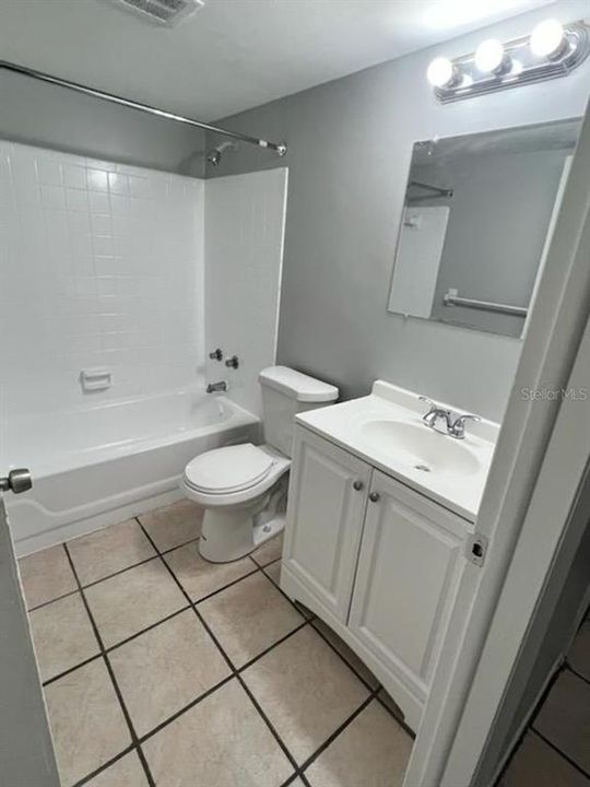 For Rent: $1,199 (1 beds, 1 baths, 700 Square Feet)