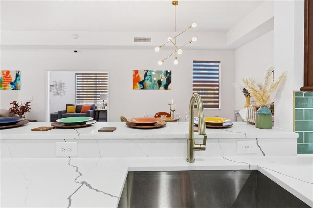 出租: $2,600 (2 贝兹, 2 浴室, 1588 平方英尺)