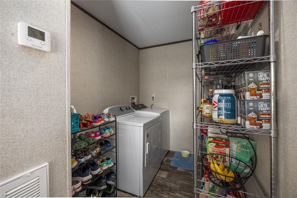 Activo con contrato: $263,900 (3 camas, 2 baños, 1512 Pies cuadrados)