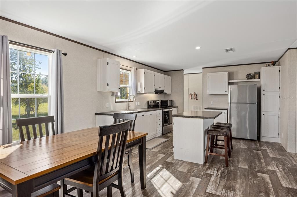 Activo con contrato: $263,900 (3 camas, 2 baños, 1512 Pies cuadrados)