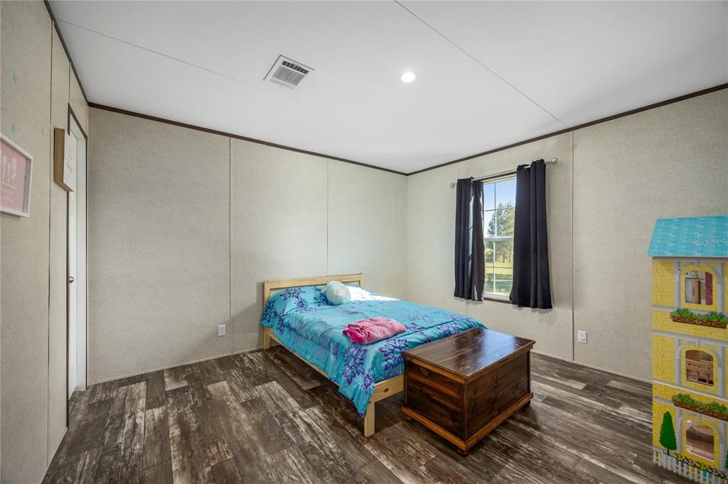 Activo con contrato: $263,900 (3 camas, 2 baños, 1512 Pies cuadrados)