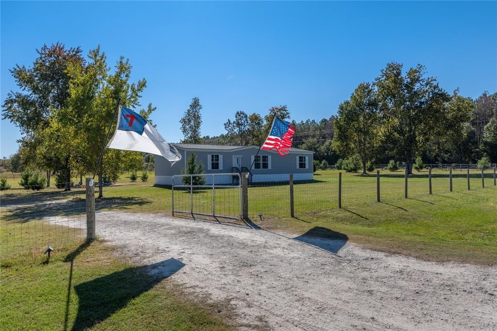 Activo con contrato: $263,900 (3 camas, 2 baños, 1512 Pies cuadrados)