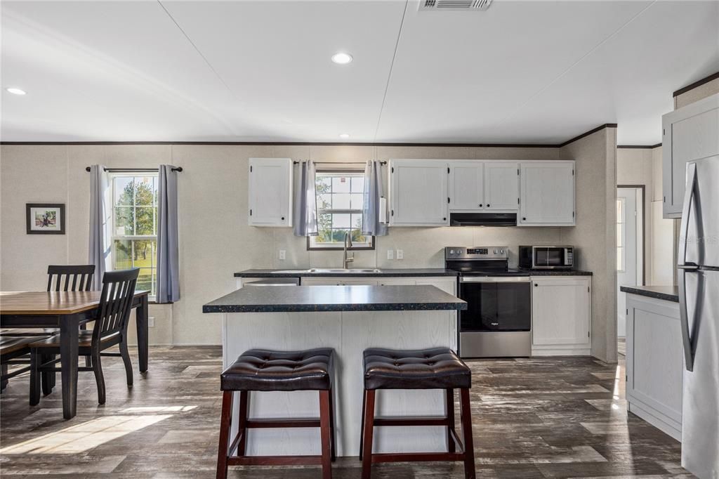 Activo con contrato: $263,900 (3 camas, 2 baños, 1512 Pies cuadrados)