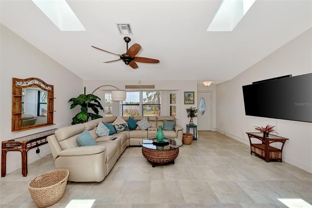 For Sale: $629,500 (3 beds, 2 baths, 1930 Square Feet)