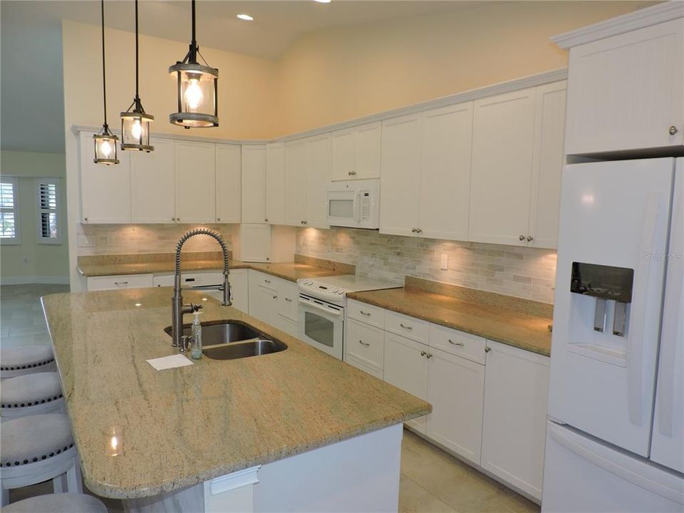 For Sale: $629,500 (3 beds, 2 baths, 1930 Square Feet)