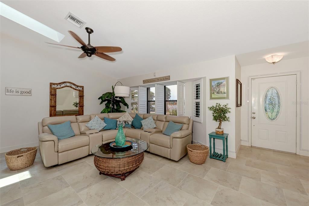 For Sale: $629,500 (3 beds, 2 baths, 1930 Square Feet)