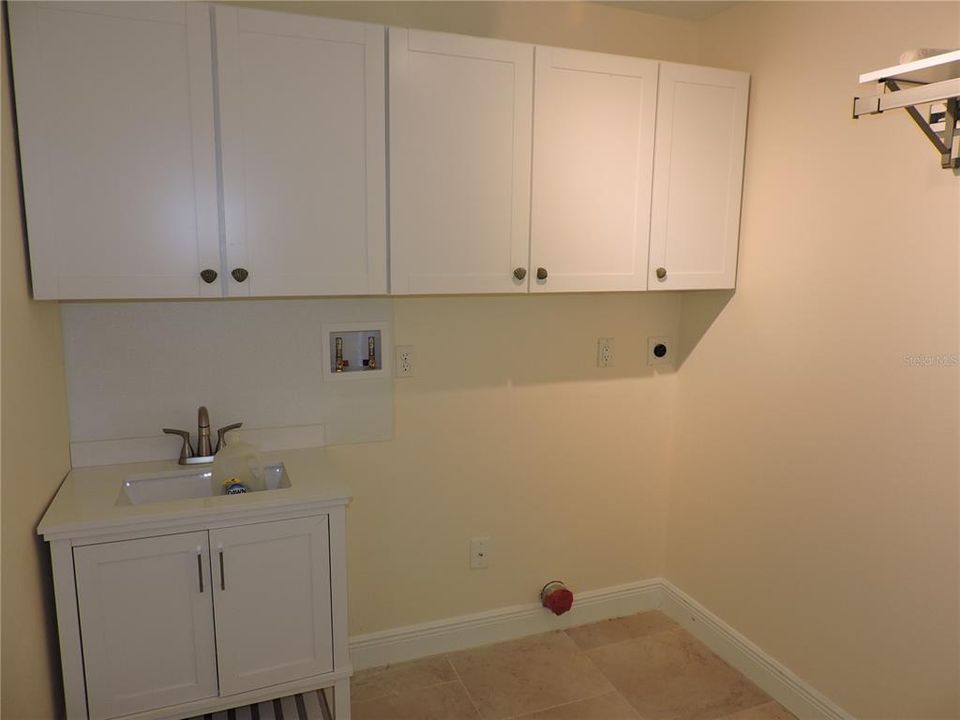 For Sale: $629,500 (3 beds, 2 baths, 1930 Square Feet)