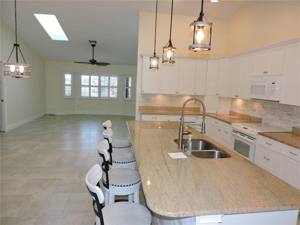 For Sale: $629,500 (3 beds, 2 baths, 1930 Square Feet)