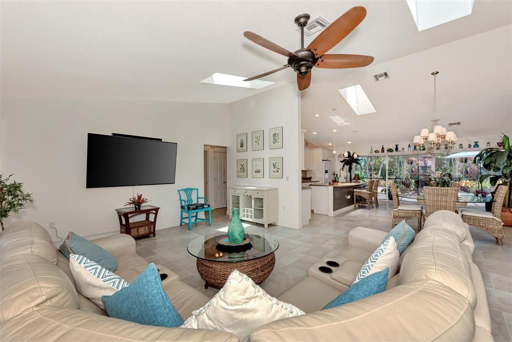 For Sale: $629,500 (3 beds, 2 baths, 1930 Square Feet)