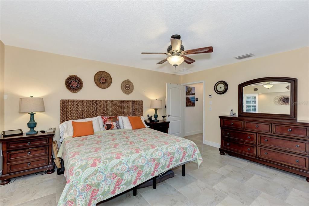 For Sale: $629,500 (3 beds, 2 baths, 1930 Square Feet)