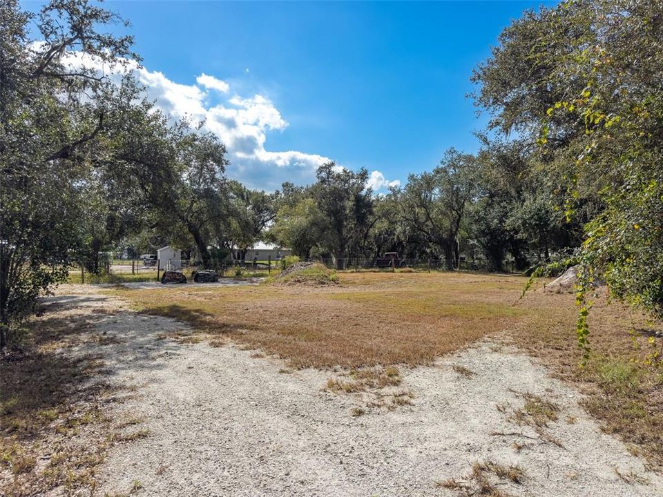 待售: $174,900 (2.46 acres)