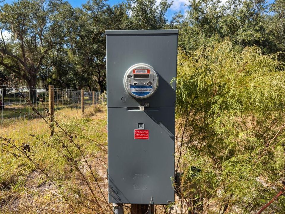 待售: $174,900 (2.46 acres)