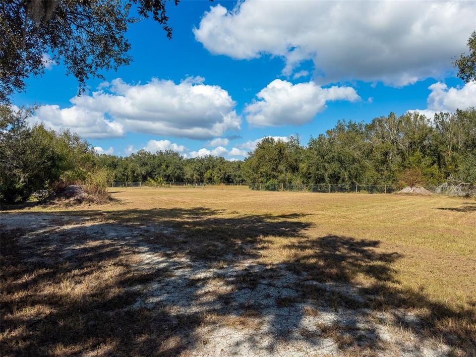 待售: $174,900 (2.46 acres)