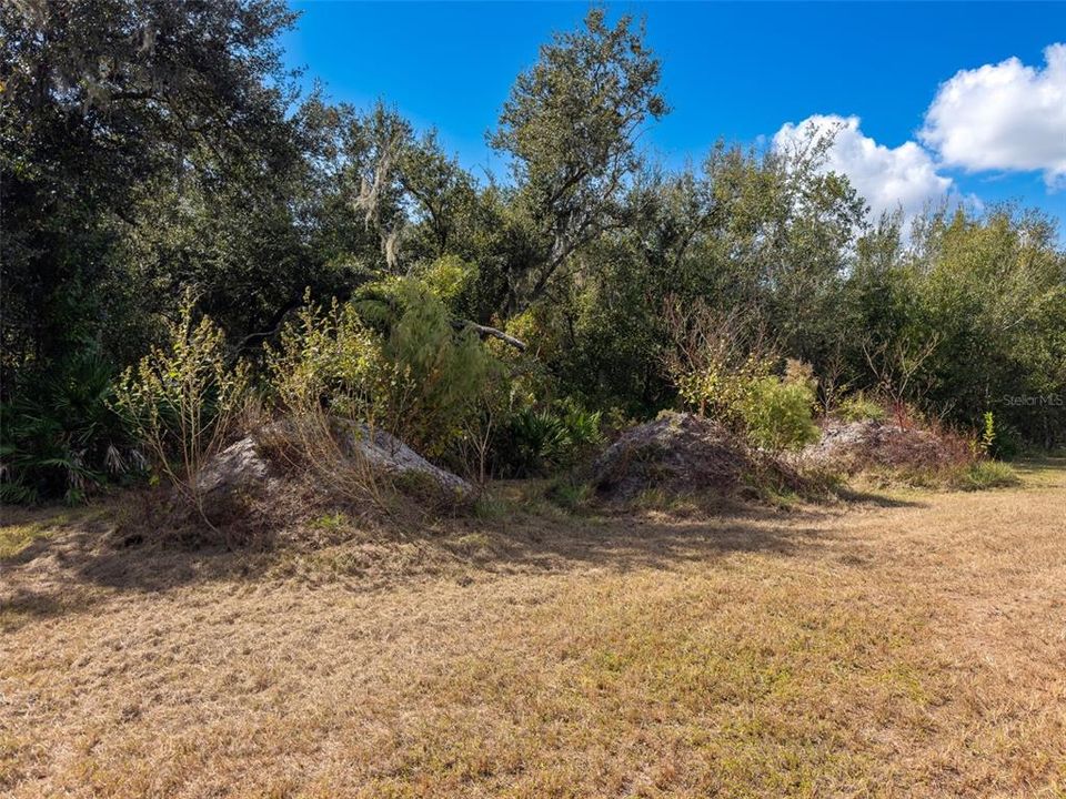 待售: $174,900 (2.46 acres)