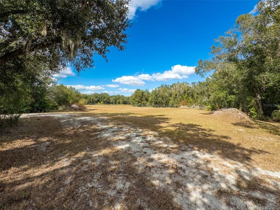 待售: $174,900 (2.46 acres)