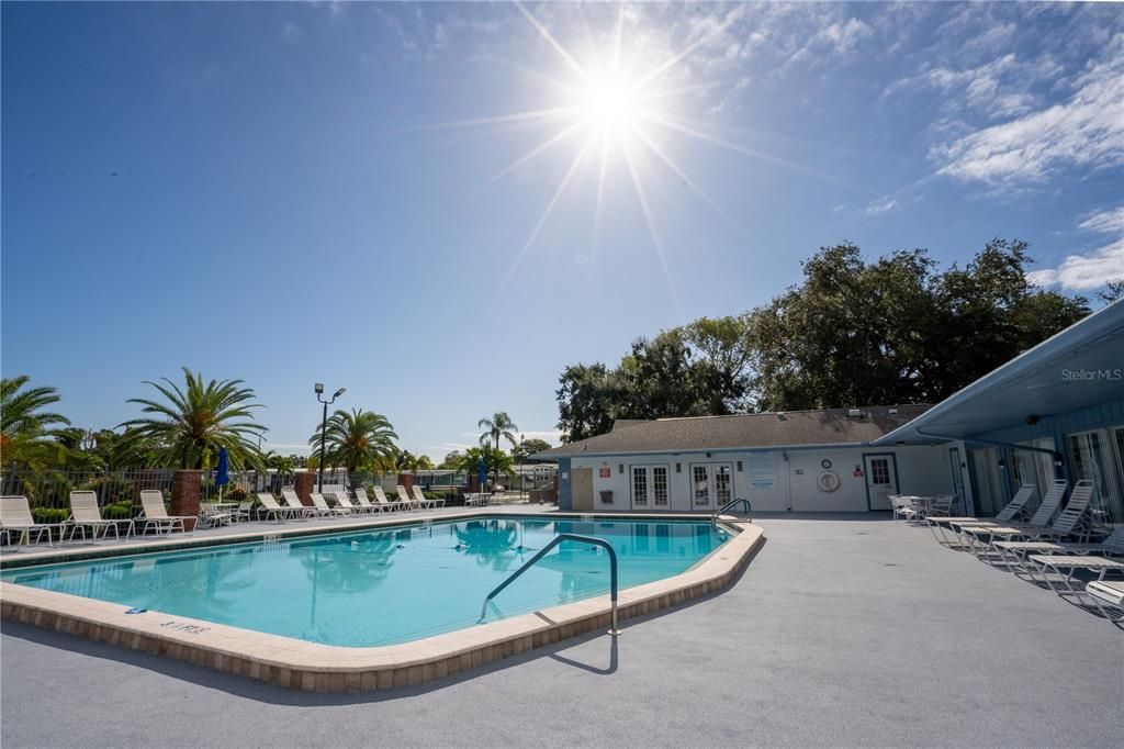 For Sale: $59,900 (2 beds, 1 baths, 552 Square Feet)