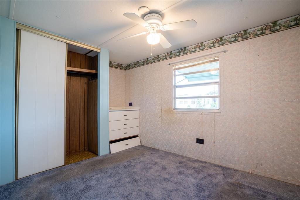 For Sale: $59,900 (2 beds, 1 baths, 552 Square Feet)